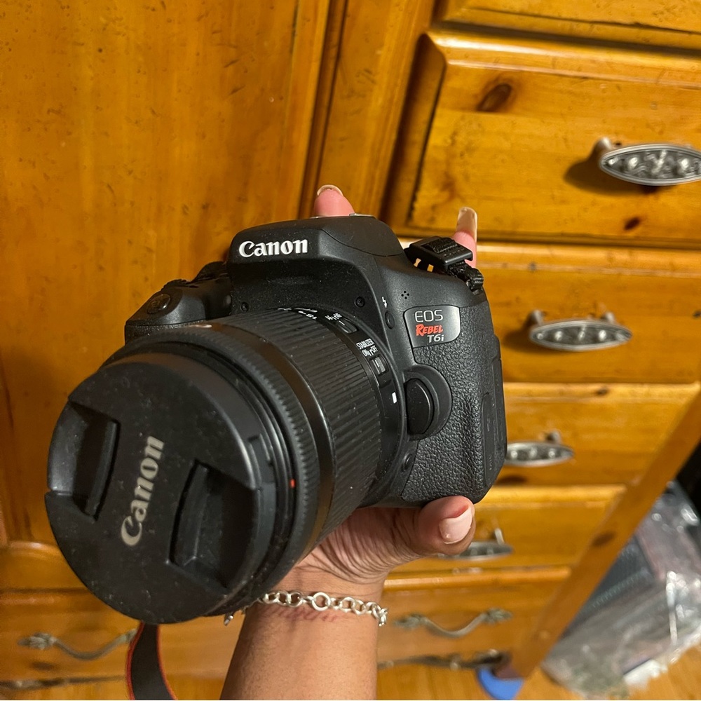 Canon t6i camera with beautiful lens. Like NEW- SOLD